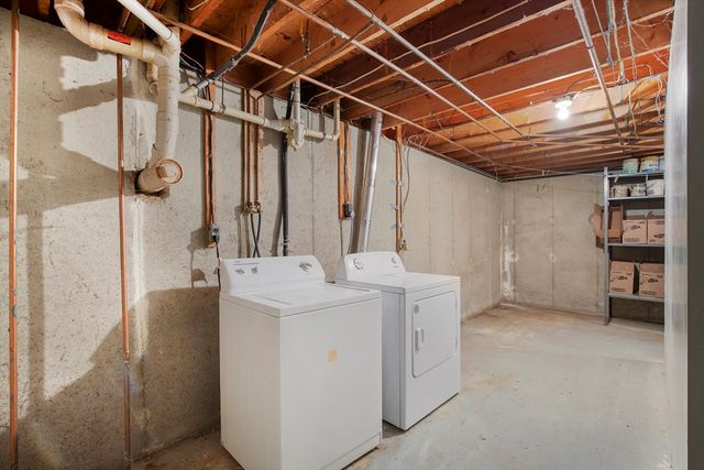 386 Bishops Ter, Barnstable, MA 02601