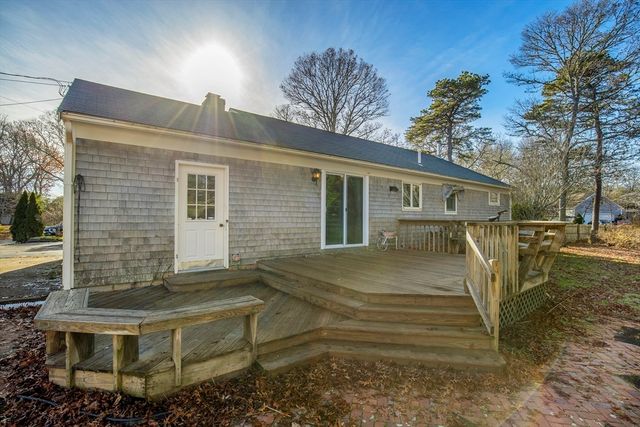 386 Bishops Ter, Barnstable, MA 02601