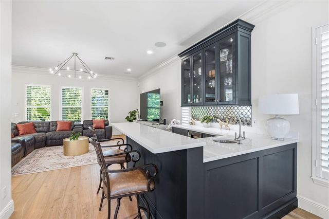 2909 W BAY VISTA AVENUE, Tampa, FL 33611