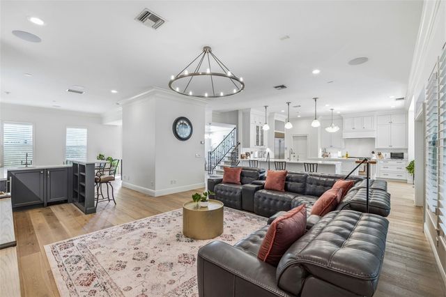 2909 W BAY VISTA AVENUE, Tampa, FL 33611