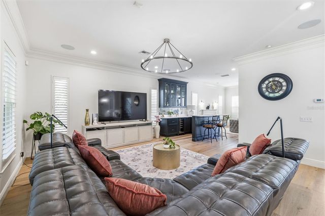 2909 W BAY VISTA AVENUE, Tampa, FL 33611