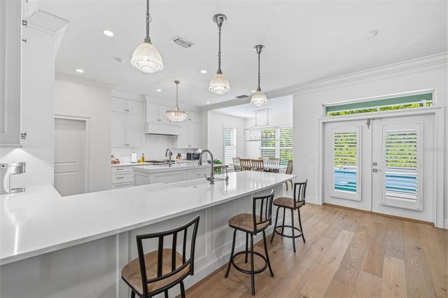 2909 W BAY VISTA AVENUE, Tampa, FL 33611