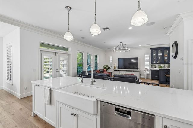 2909 W BAY VISTA AVENUE, Tampa, FL 33611