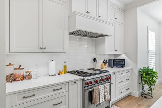 2909 W BAY VISTA AVENUE, Tampa, FL 33611