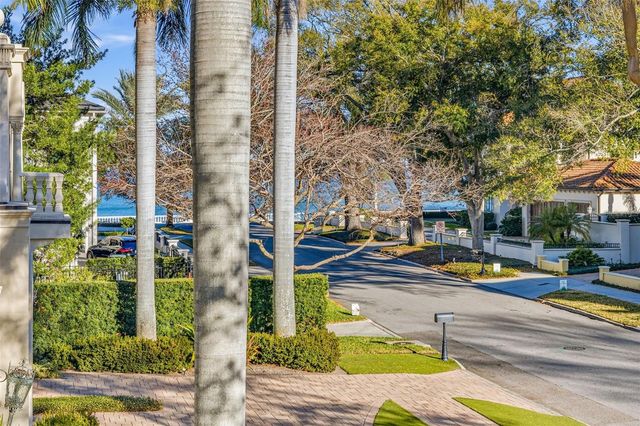 2909 W BAY VISTA AVENUE, Tampa, FL 33611