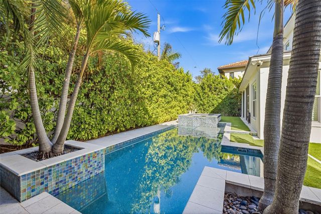 2909 W BAY VISTA AVENUE, Tampa, FL 33611