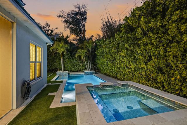 2909 W BAY VISTA AVENUE, Tampa, FL 33611