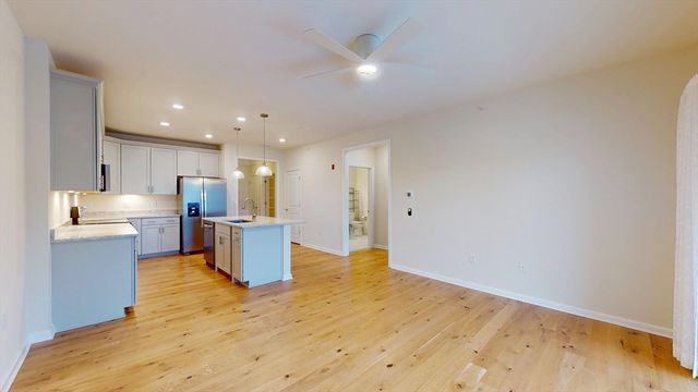 250-402 Martin's Landing 402, North Reading, MA 01864