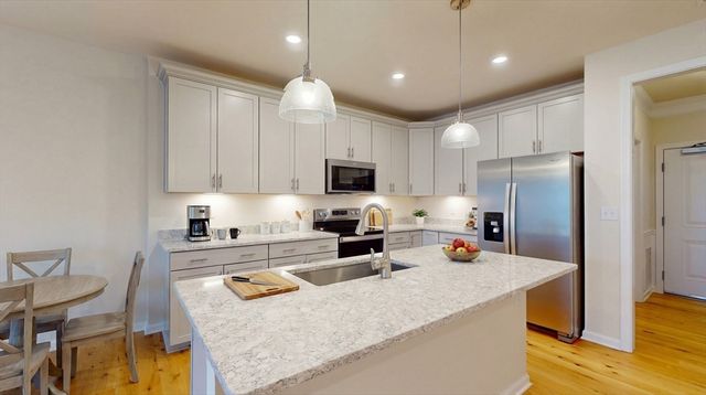 250-402 Martin's Landing 402, North Reading, MA 01864