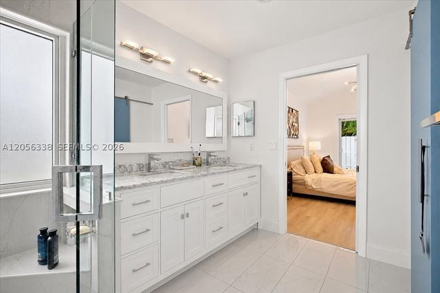 325 Somerset Way, Weston, FL 33326