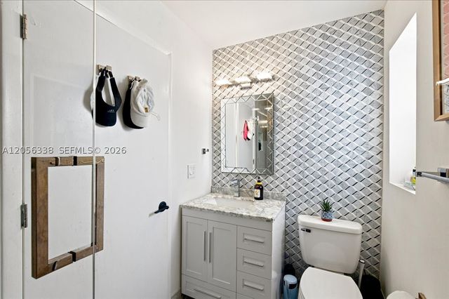 325 Somerset Way, Weston, FL 33326