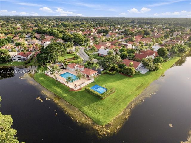 325 Somerset Way, Weston, FL 33326