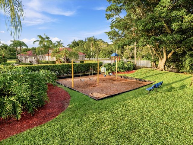 325 Somerset Way, Weston, FL 33326