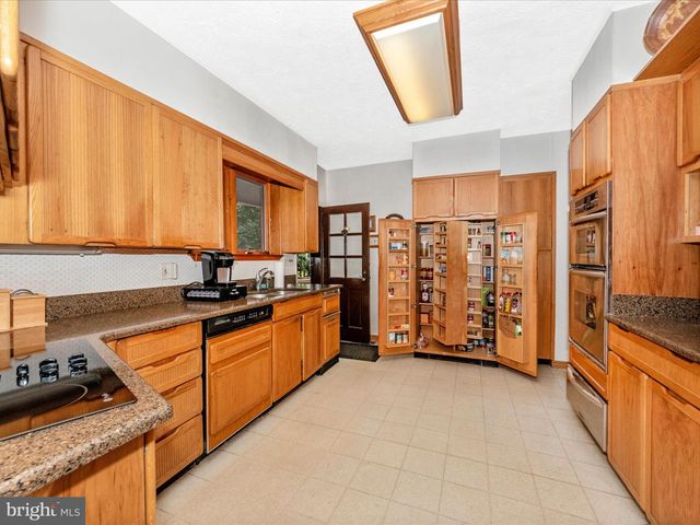 5100 BROOK GREEN RD, Baltimore, MD 21229