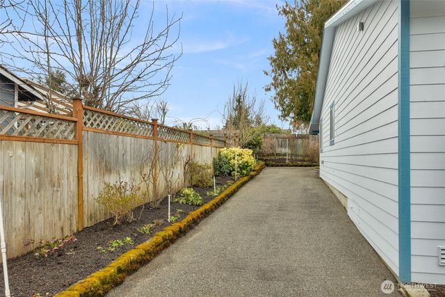 4214 NE 2nd Street, Renton, WA 98059