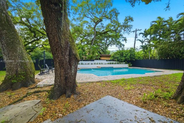 5840 SW 37th Ave, Dania Beach, FL 33312