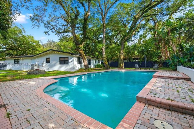 5840 SW 37th Ave, Dania Beach, FL 33312
