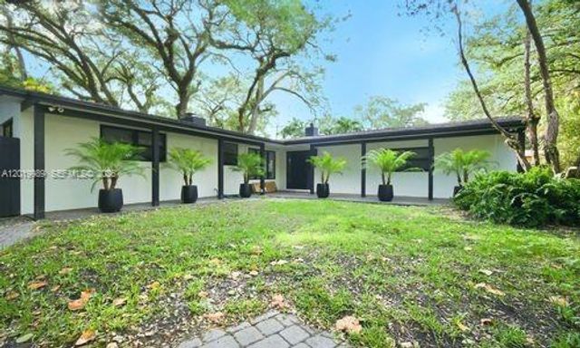 5840 SW 37th Ave, Dania Beach, FL 33312
