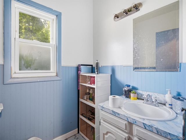 2435 E M 36, Hamburg Township, MI 48169