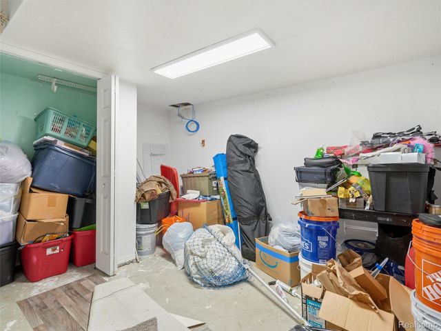 2435 E M 36, Hamburg Township, MI 48169