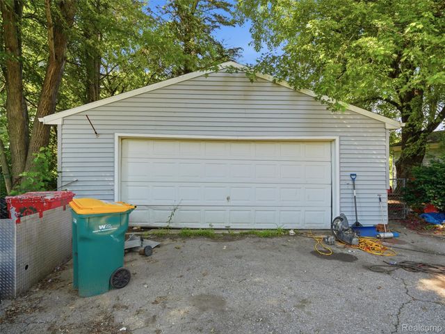 2435 E M 36, Hamburg Township, MI 48169