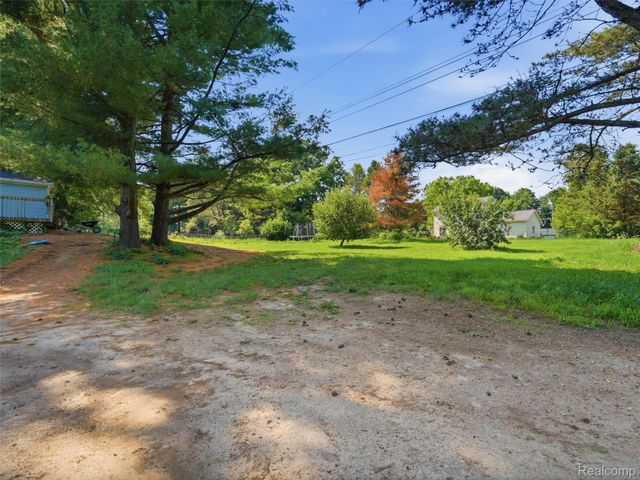 2435 E M 36, Hamburg Township, MI 48169