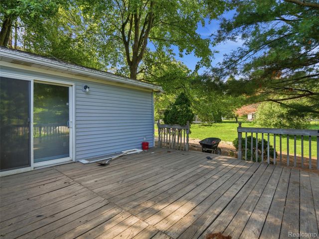 2435 E M 36, Hamburg Township, MI 48169