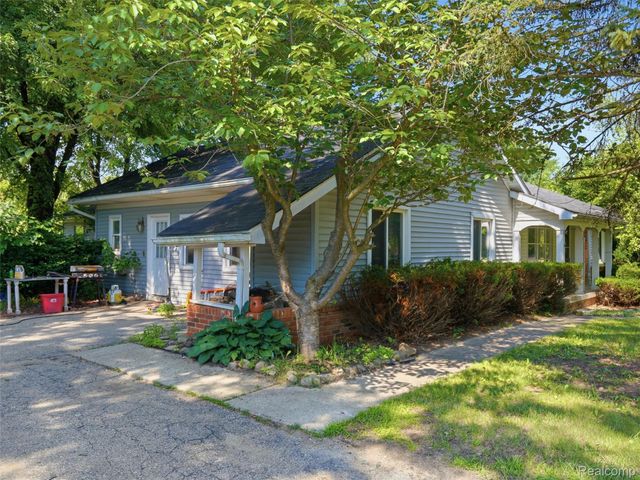 2435 E M 36, Hamburg Township, MI 48169