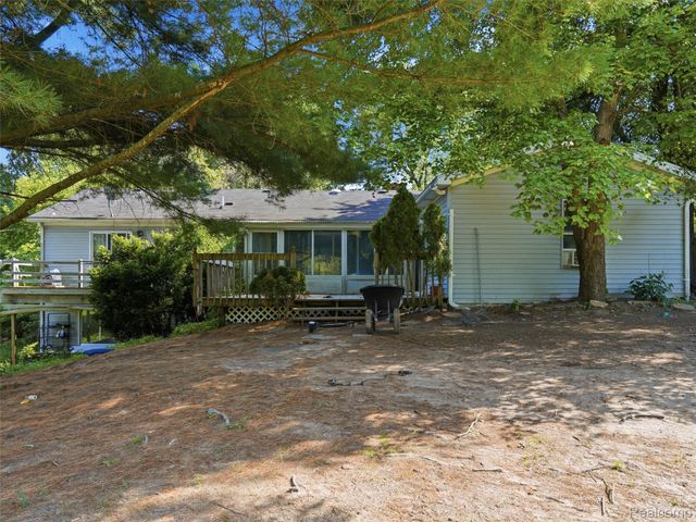 2435 E M 36, Hamburg Township, MI 48169