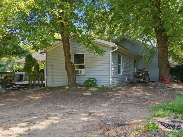 2435 E M 36, Hamburg Township, MI 48169