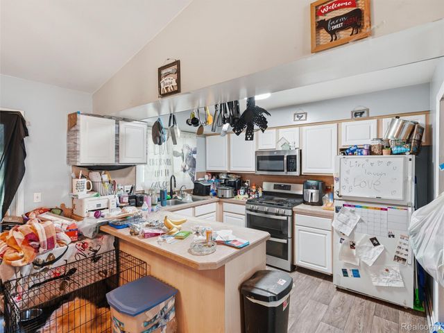 2435 E M 36, Hamburg Township, MI 48169