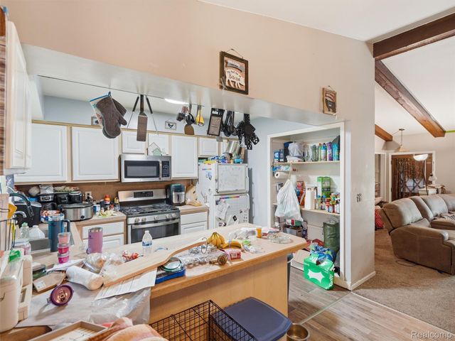 2435 E M 36, Hamburg Township, MI 48169