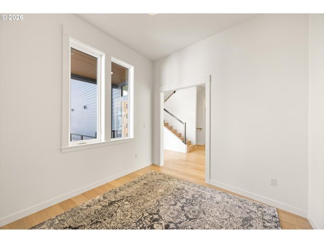 3718 Sw HILLSIDE Dr, Portland, OR 97221