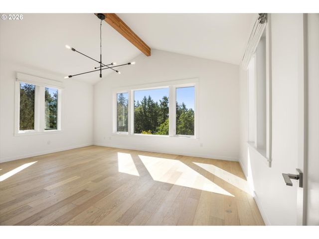 3718 Sw HILLSIDE Dr, Portland, OR 97221