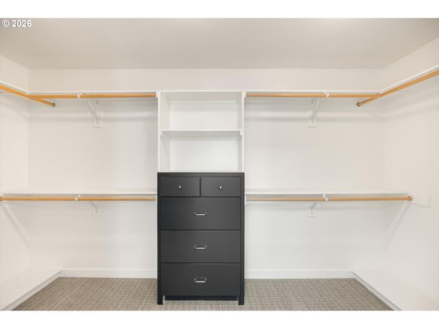 3718 Sw HILLSIDE Dr, Portland, OR 97221