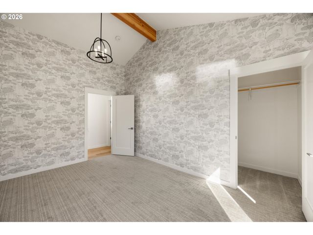 3718 Sw HILLSIDE Dr, Portland, OR 97221