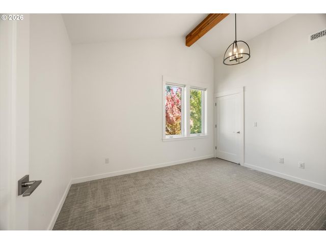 3718 Sw HILLSIDE Dr, Portland, OR 97221