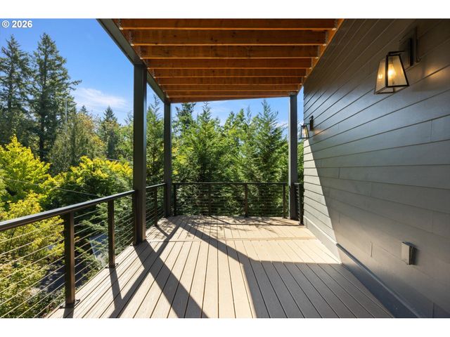 3718 Sw HILLSIDE Dr, Portland, OR 97221