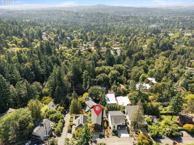 3718 Sw HILLSIDE Dr, Portland, OR 97221