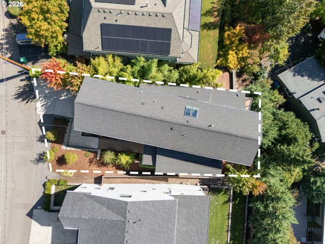 3718 Sw HILLSIDE Dr, Portland, OR 97221