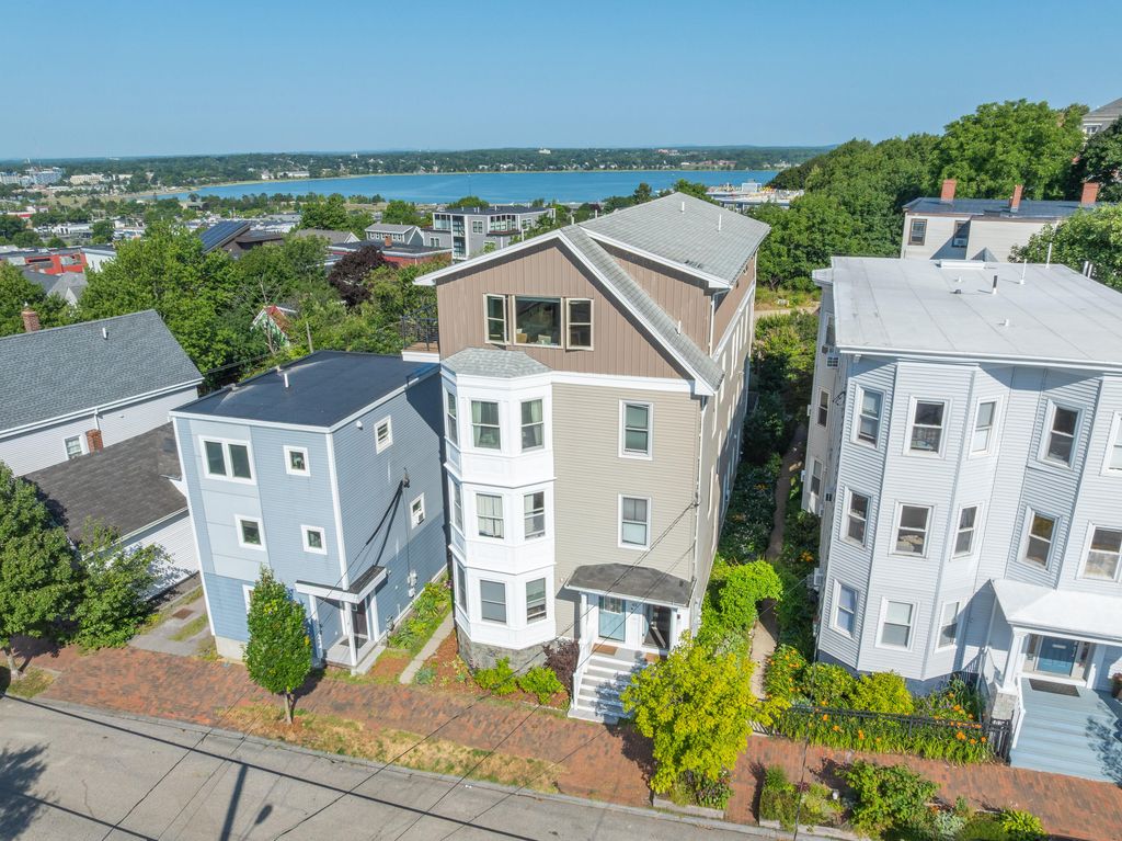 43 Cumberland Avenue 2, Portland, ME 04101 — photo 2