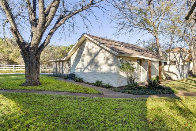 1922 Purple Sage LN, Kingsland, TX 78639