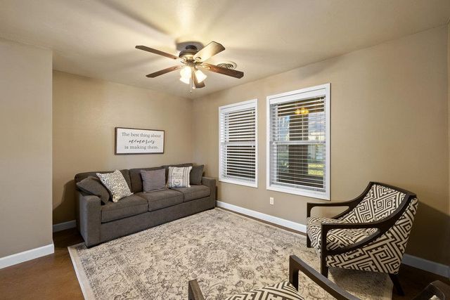 1922 Purple Sage LN, Kingsland, TX 78639