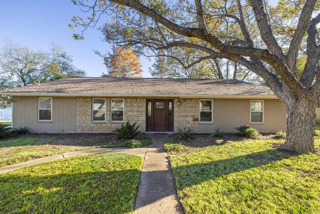 1922 Purple Sage LN, Kingsland, TX 78639