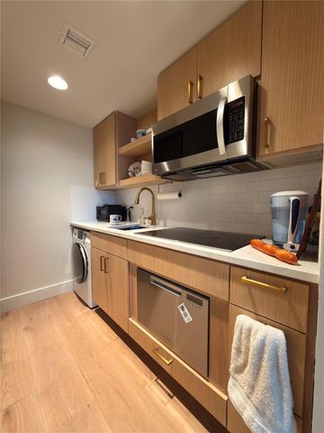 1801 Lavaca ST 11B, Austin, TX 78701