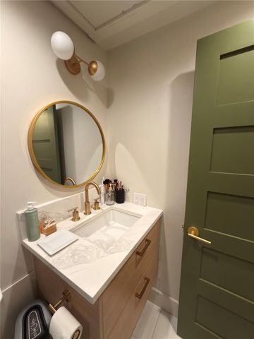 1801 Lavaca ST 11B, Austin, TX 78701