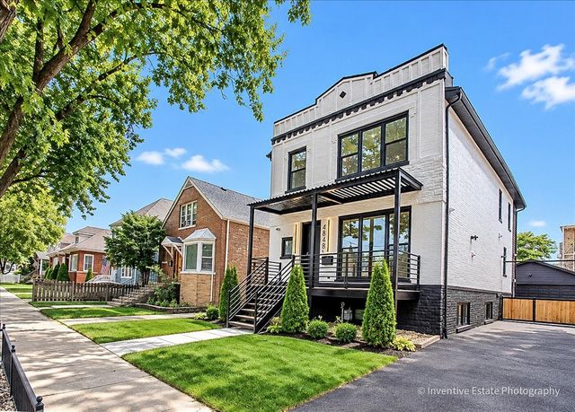 4848 W Eddy Street, Chicago, IL 60641
