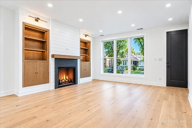 4848 W Eddy Street, Chicago, IL 60641