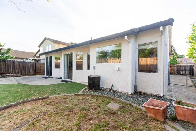 7963 Montevina Dr, Sacramento, CA 95829