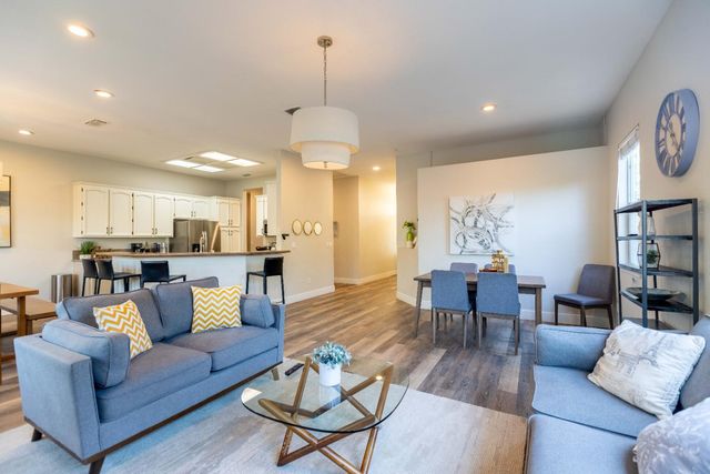 7963 Montevina Dr, Sacramento, CA 95829